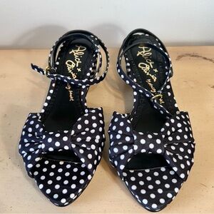 Alice + Olivia Black and White Polka Dot Front Bow Wedge Shoes Sandals 8 NEW NWT